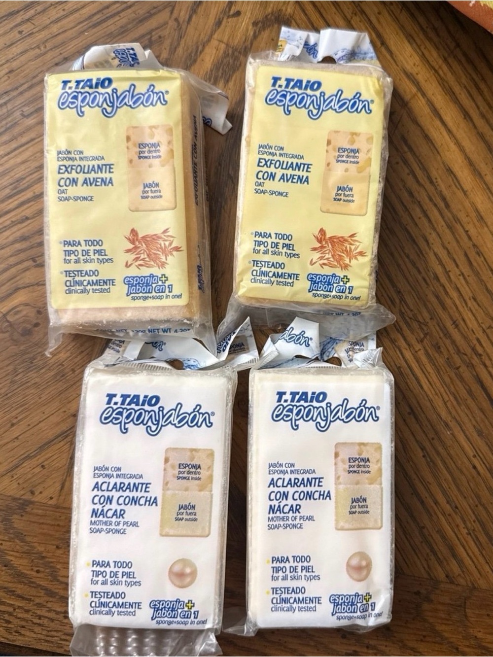 T.Taio Esponjabón avena/ Concha Nácar Brightening Soap & Sponge 4 bars